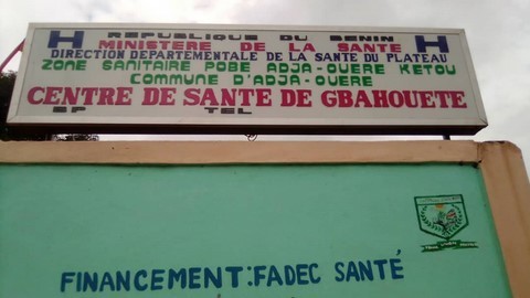 Dons de BASE au dispensaire de Gbahouete